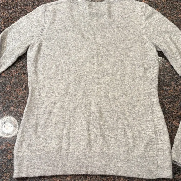 Banana Republic Light Gray Sweater - Picture 2 of 6